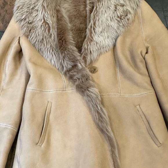 STEPHANE SARTE 100% Genuine Shearling, tan coat. US size S - Picture 10 of 16